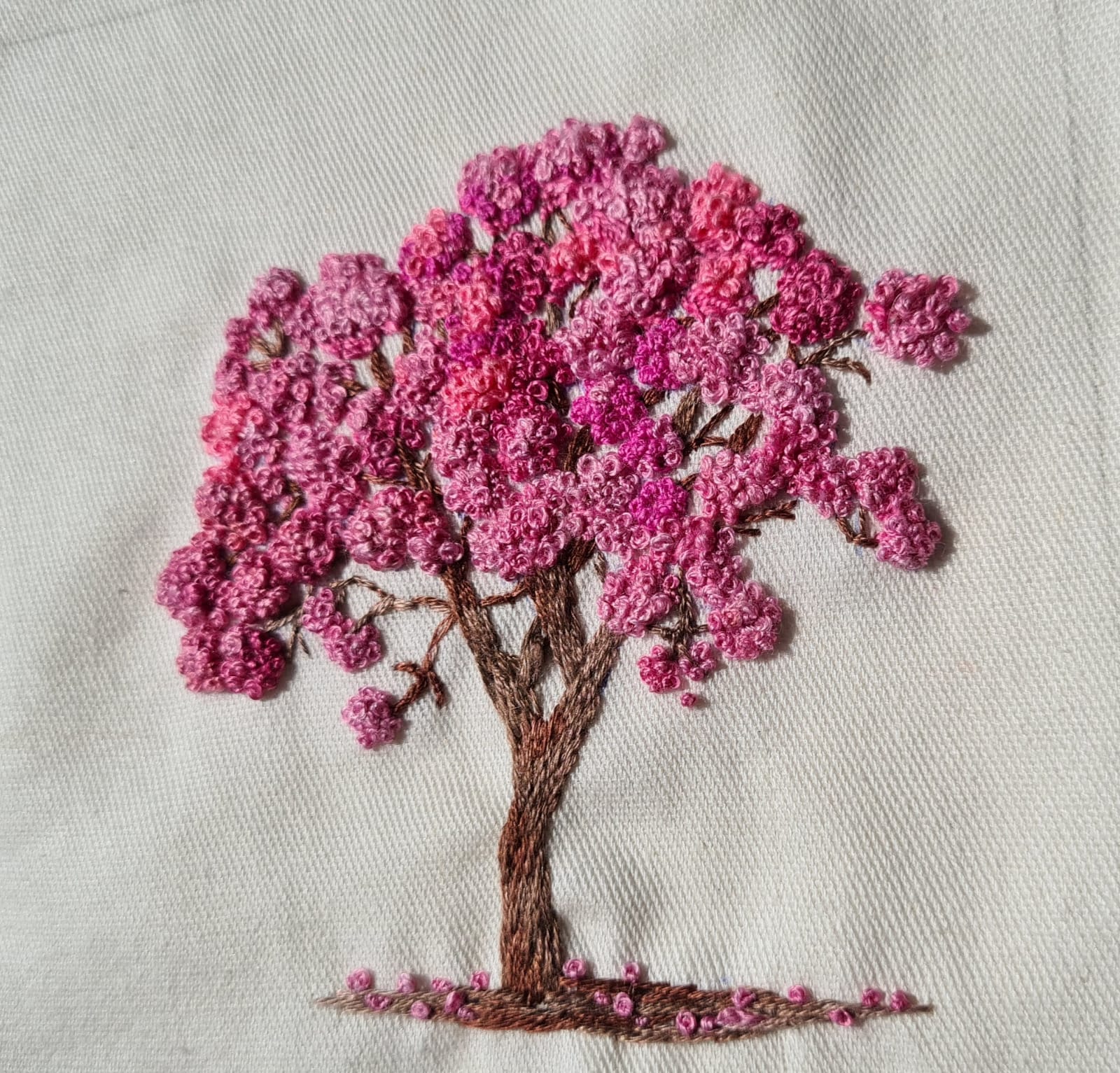 Bordando Árvore - Ipê - Rose PatchAula
